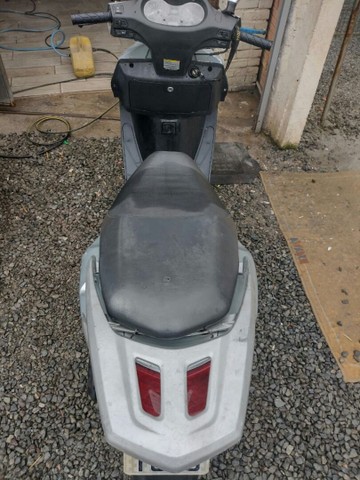 ESCOOTER 125 CILINDRADAS EMPLACADA EM BOM ESTADO