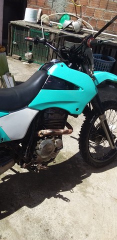 MOTO DE TRILHA