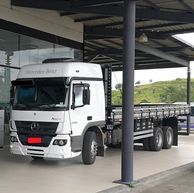 MB 2426 ATEGO CARROCERIA ANO 2017 TRANSFIRO DÍVIDA