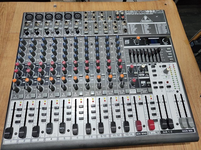 Mesa De Som Behringer Xenyx 1832fx Funcionando 100%!! - Foto 5