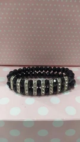 pulseira com pedraria preta e prata