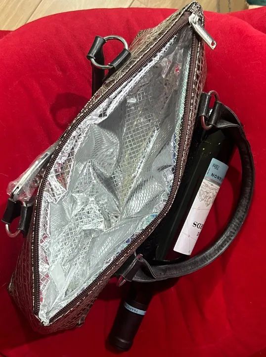 Bolsa térmicca exclusiva para transporte de garrafa de vinho. - Foto 4