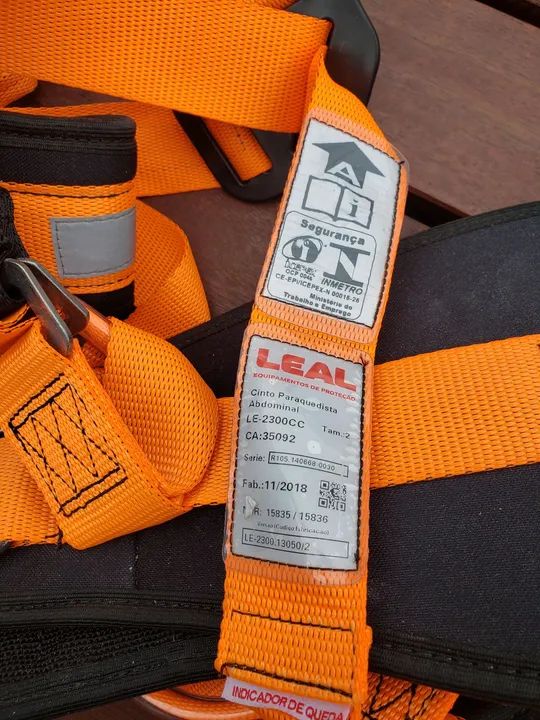 CINTO PARAQUEDISTA LEAL LE-2300CC PARA SAIR RAPIDO <br>