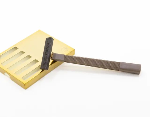 Estojo com Barbeador The Gillette Deluxe Trac II Razor - Foto 4