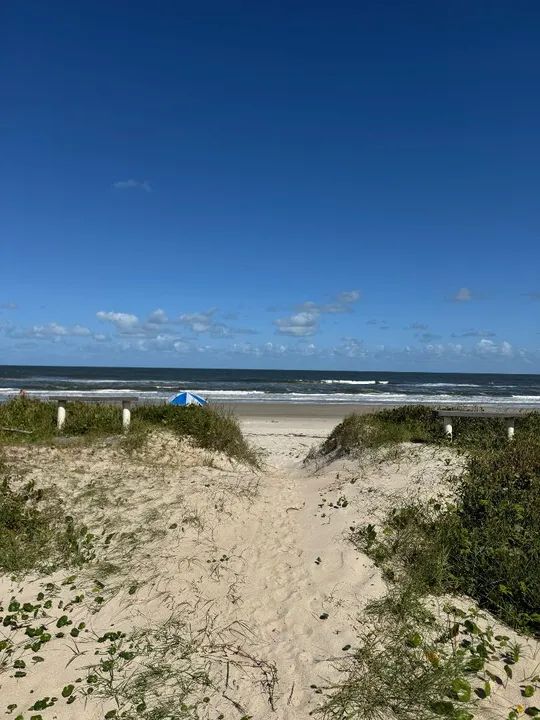 Casa na praia, Frente pro Mar, com Piscina. - Foto 3
