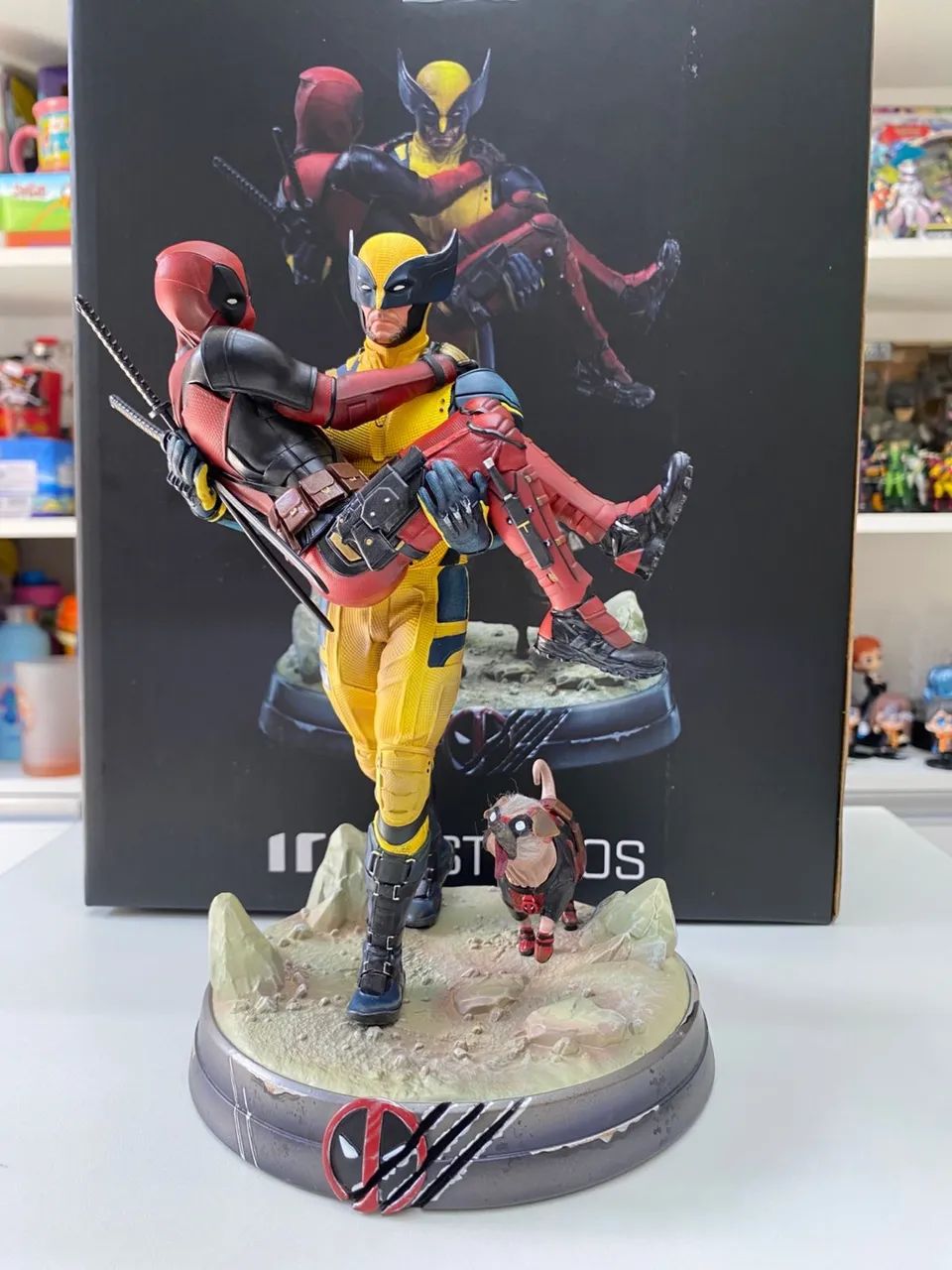 Estátua Deadpool and Wolverine - Deluxe Art Scale 1/10 - Iron Studios
