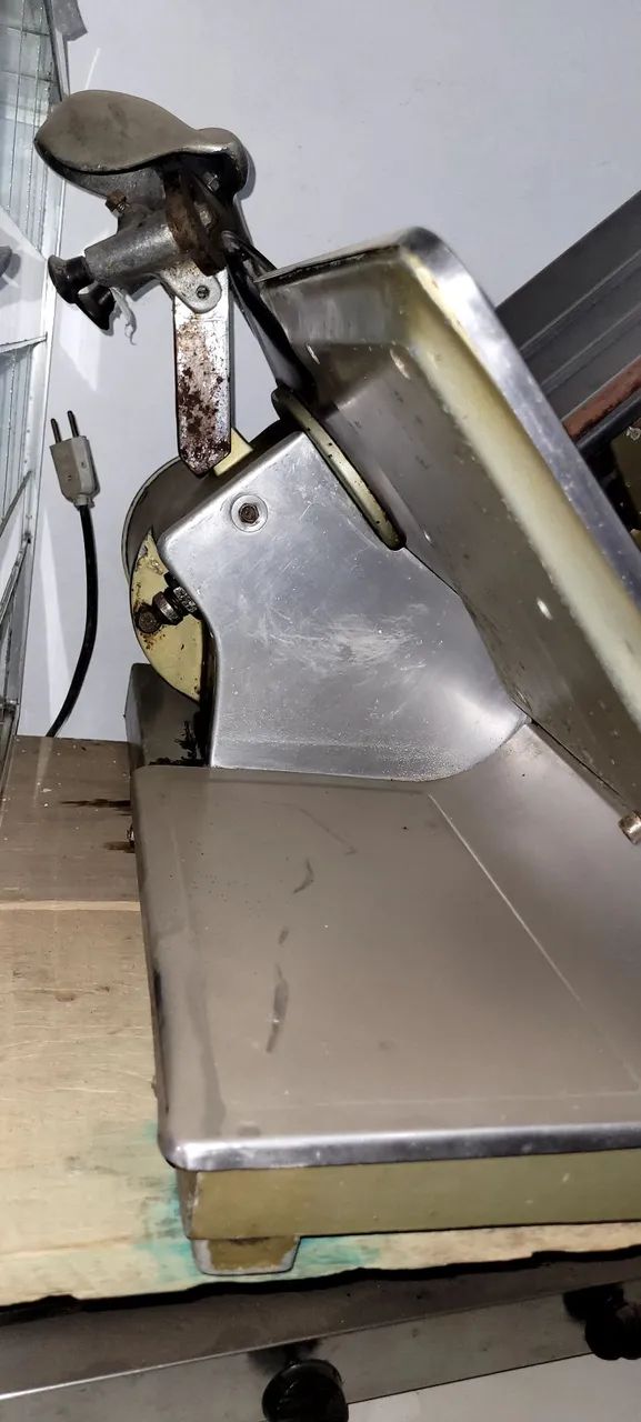 Máquina de Cortar Frios FILIZOLA