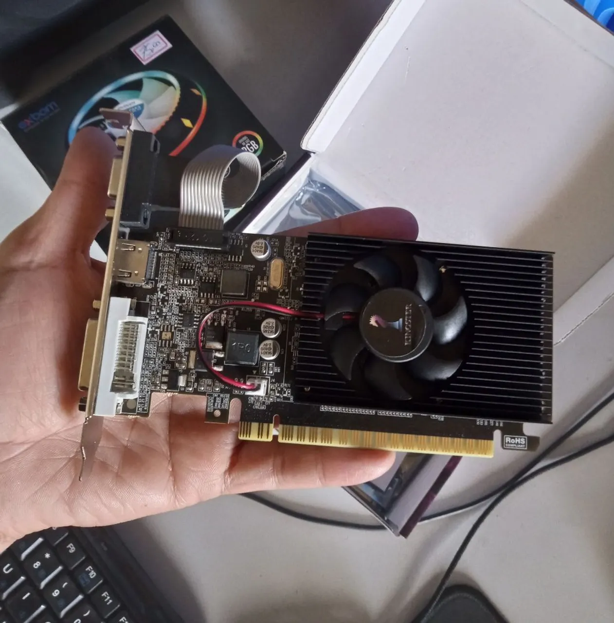 Placa de Vídeo GeForce GT 610 "2GB (Nova)