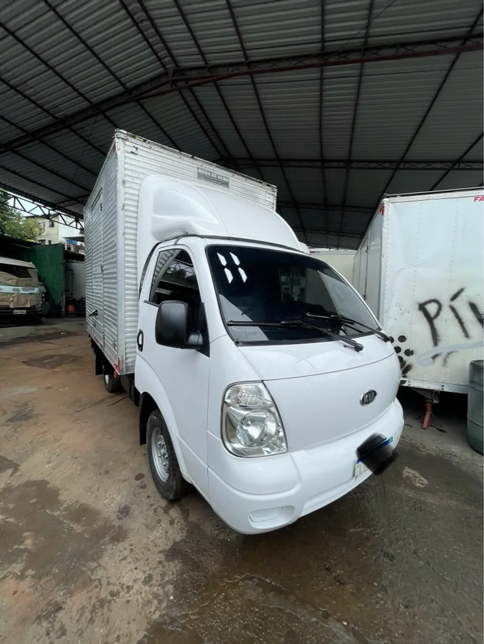 Kia Bongo Baú - Ano 2011/12 8v