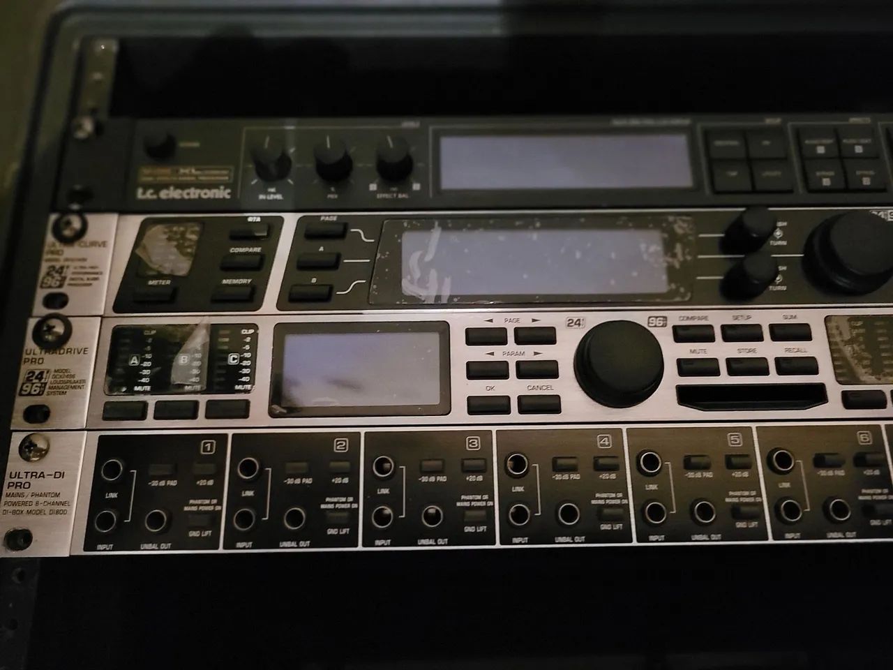 Rack periféricos Behringer Novos! - Foto 4