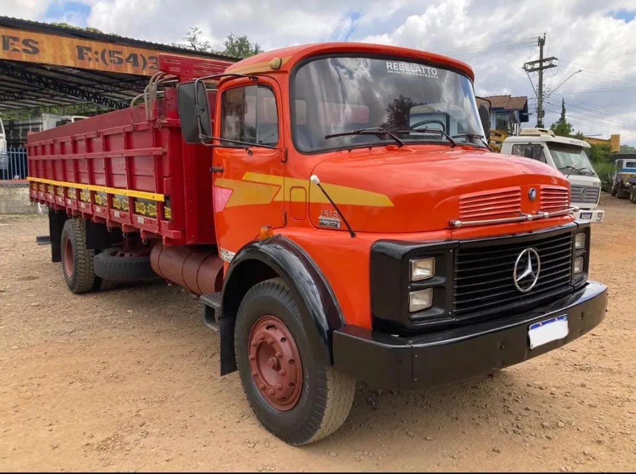 Caminhão MB 1513