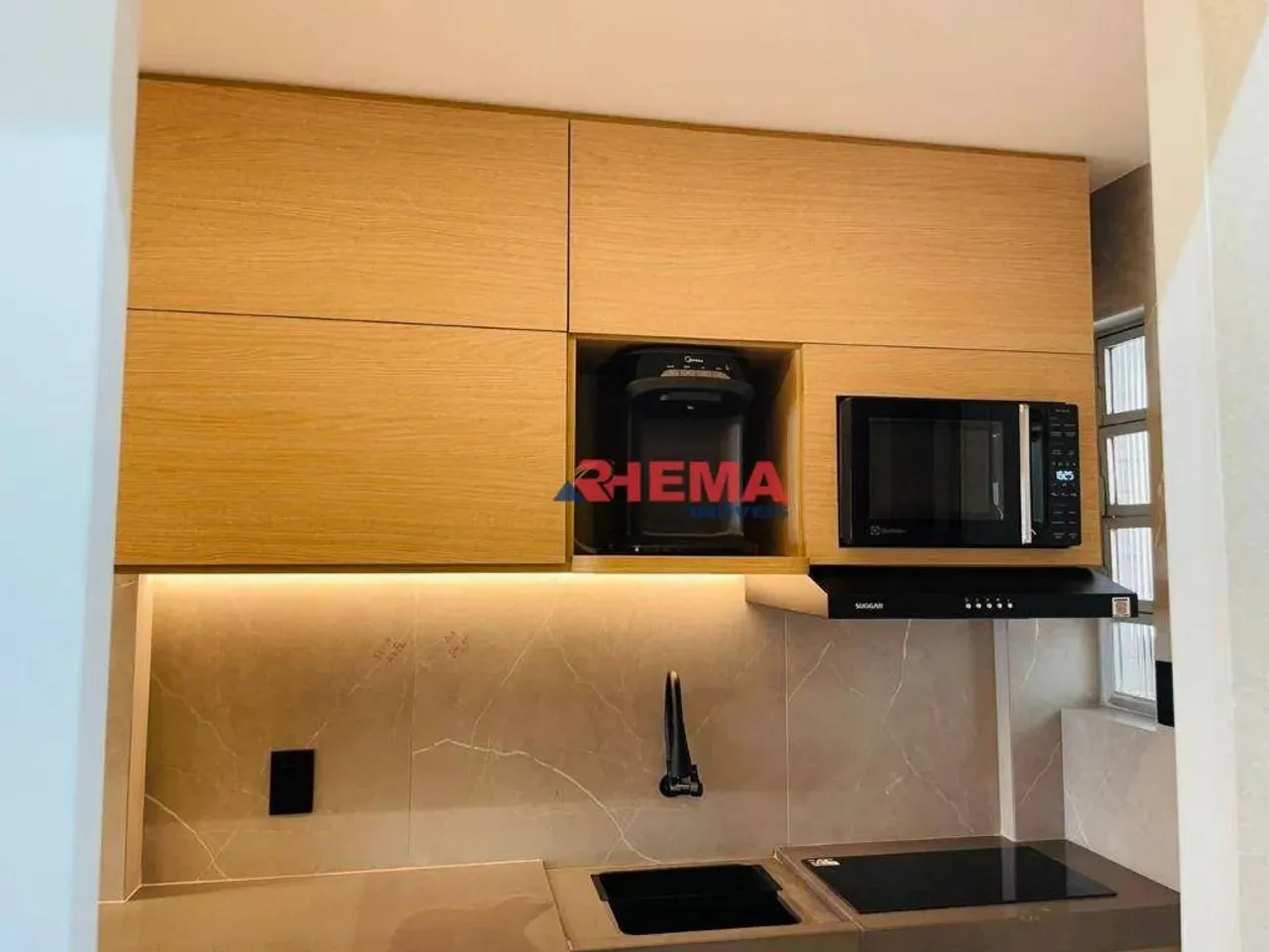 Sala Living MOBILIADA para alugar, 32 m² por R$ 3.500/mês - José Menino - Santos/SP