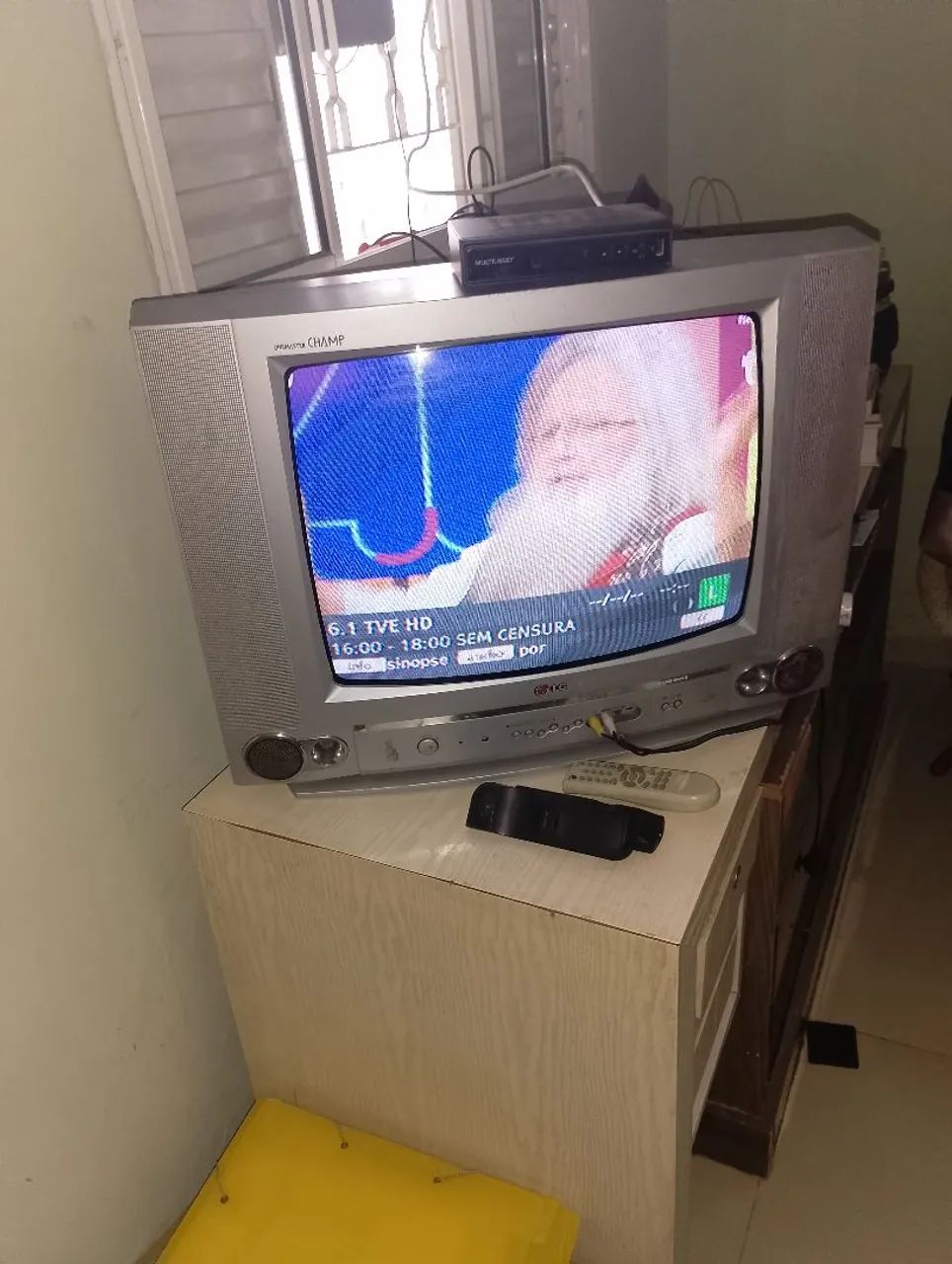 TV LG 21 POLEGADAS DE TUBO + Conversor