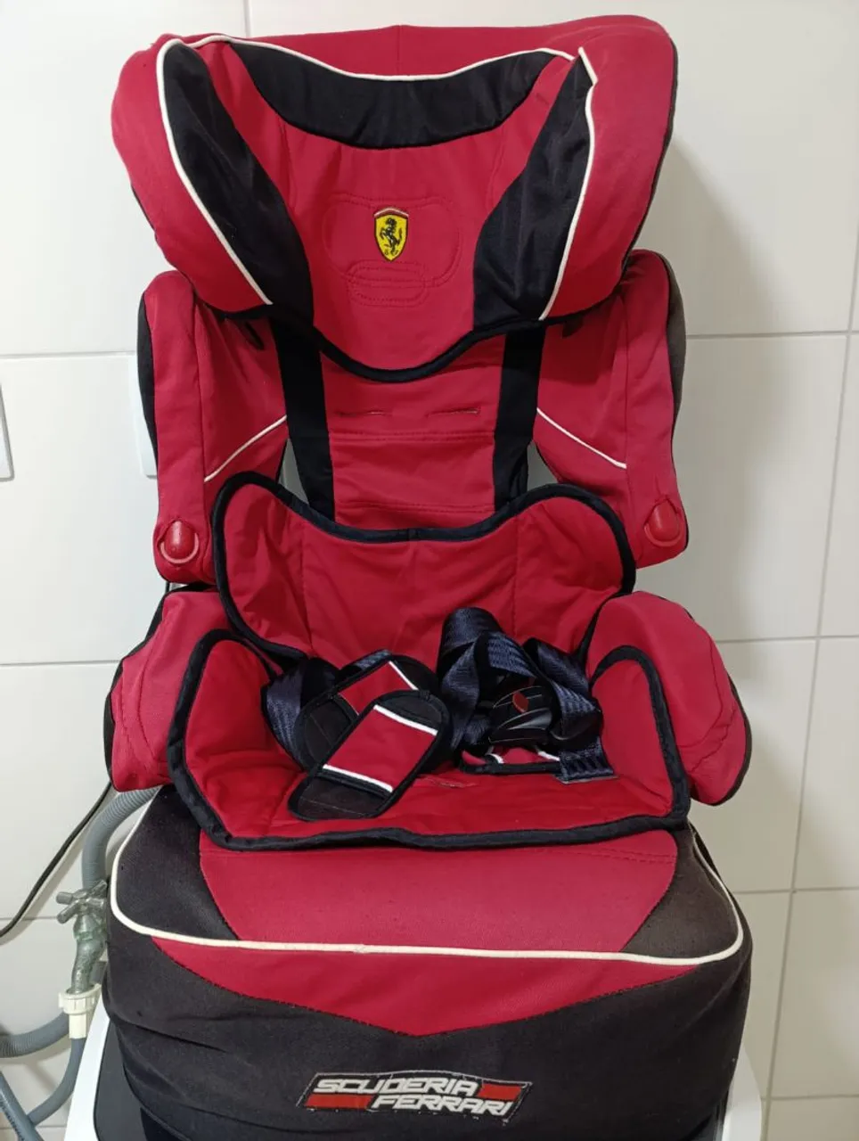 Cadeira Infantil Ferrari para carro- Conforto e Segurança