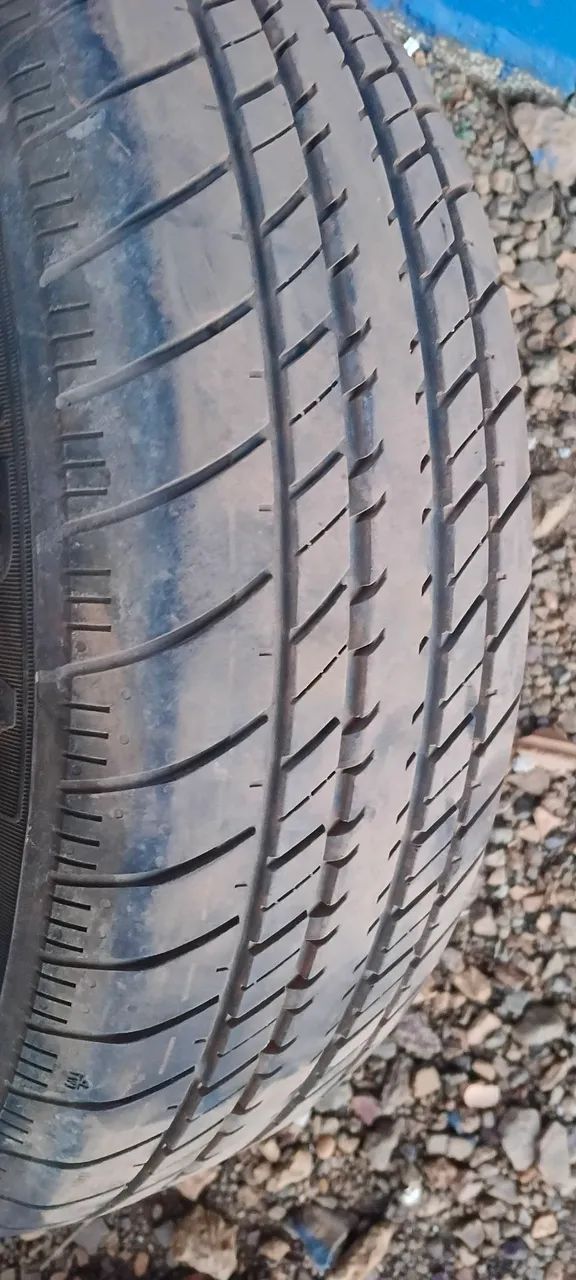 Pneus ARO 14 - Foto 3