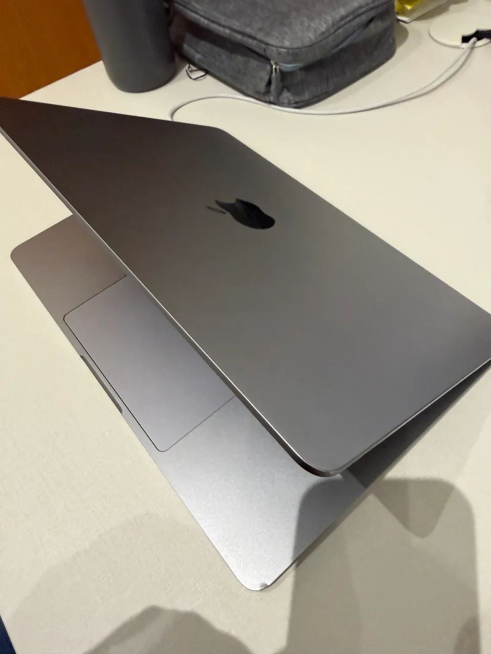 Macbook Air M2 13.6 8gb Ram 256gb Ssd Cinza (c/ Detalhe