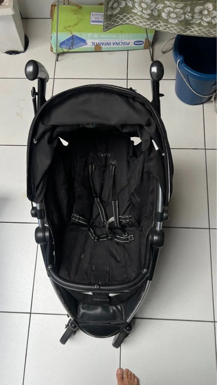 Carrinho de Bebê Dobrável - Leve e Prático - Foto 4