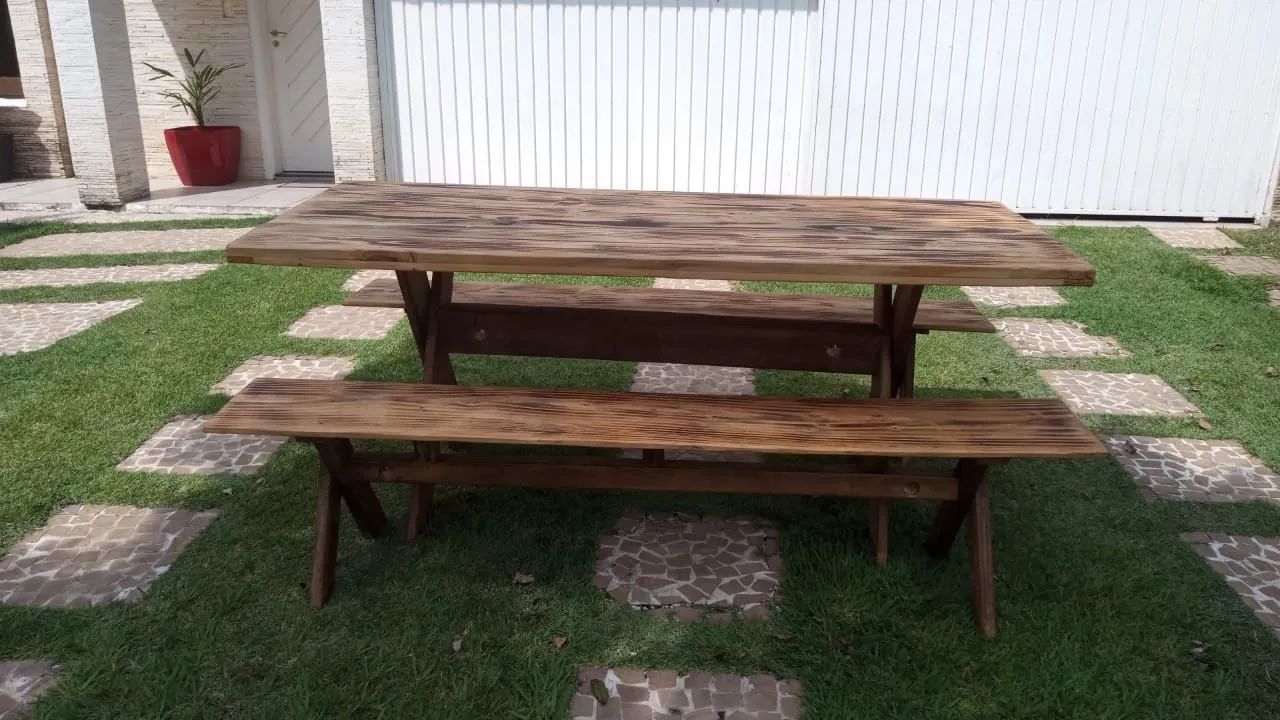 Mesa de madeira para área externa com bancos - Foto 4