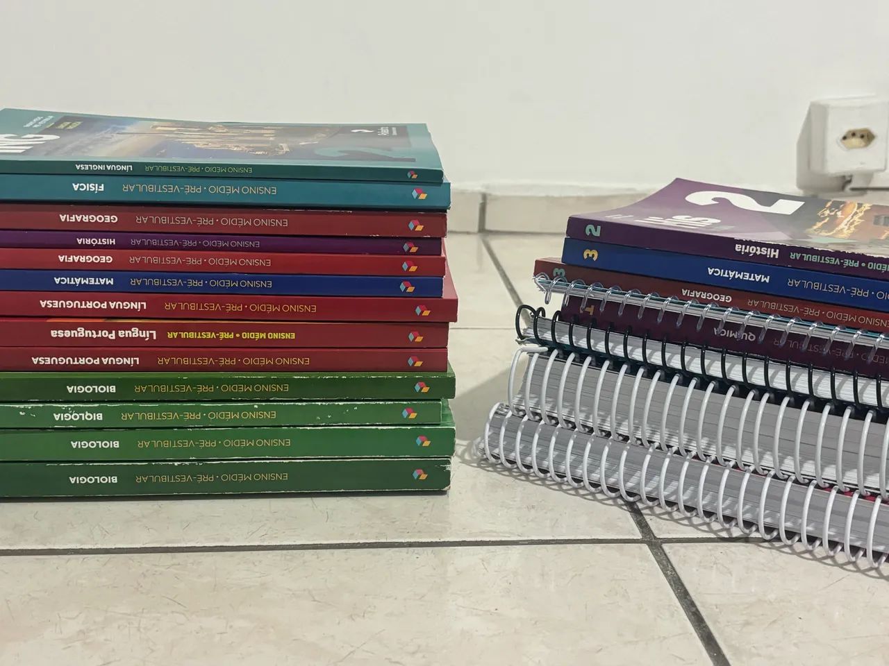 Livros cursinho poliedro 2025 - Livros e revistas - Centro, São José ...