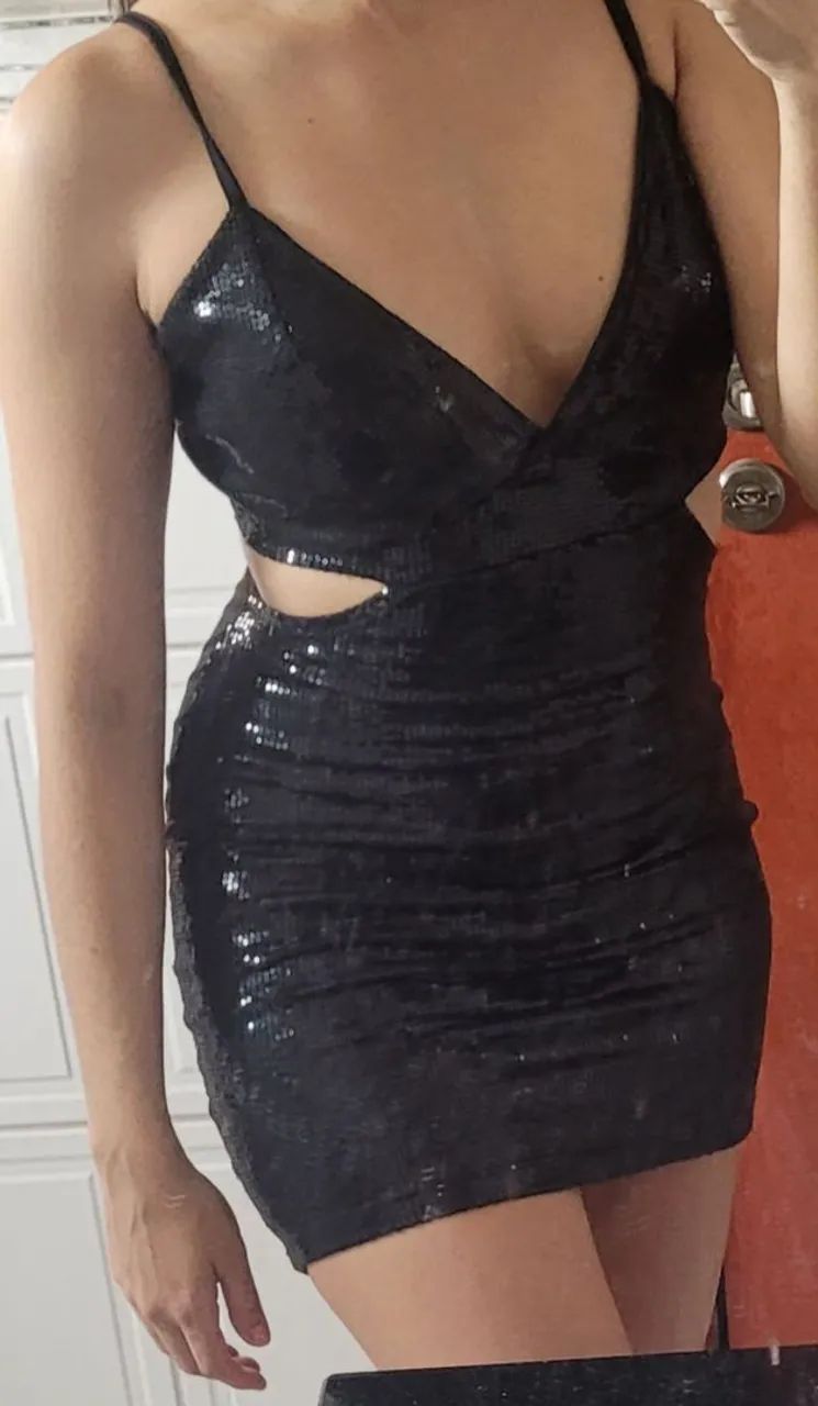 Vestido preto de festa