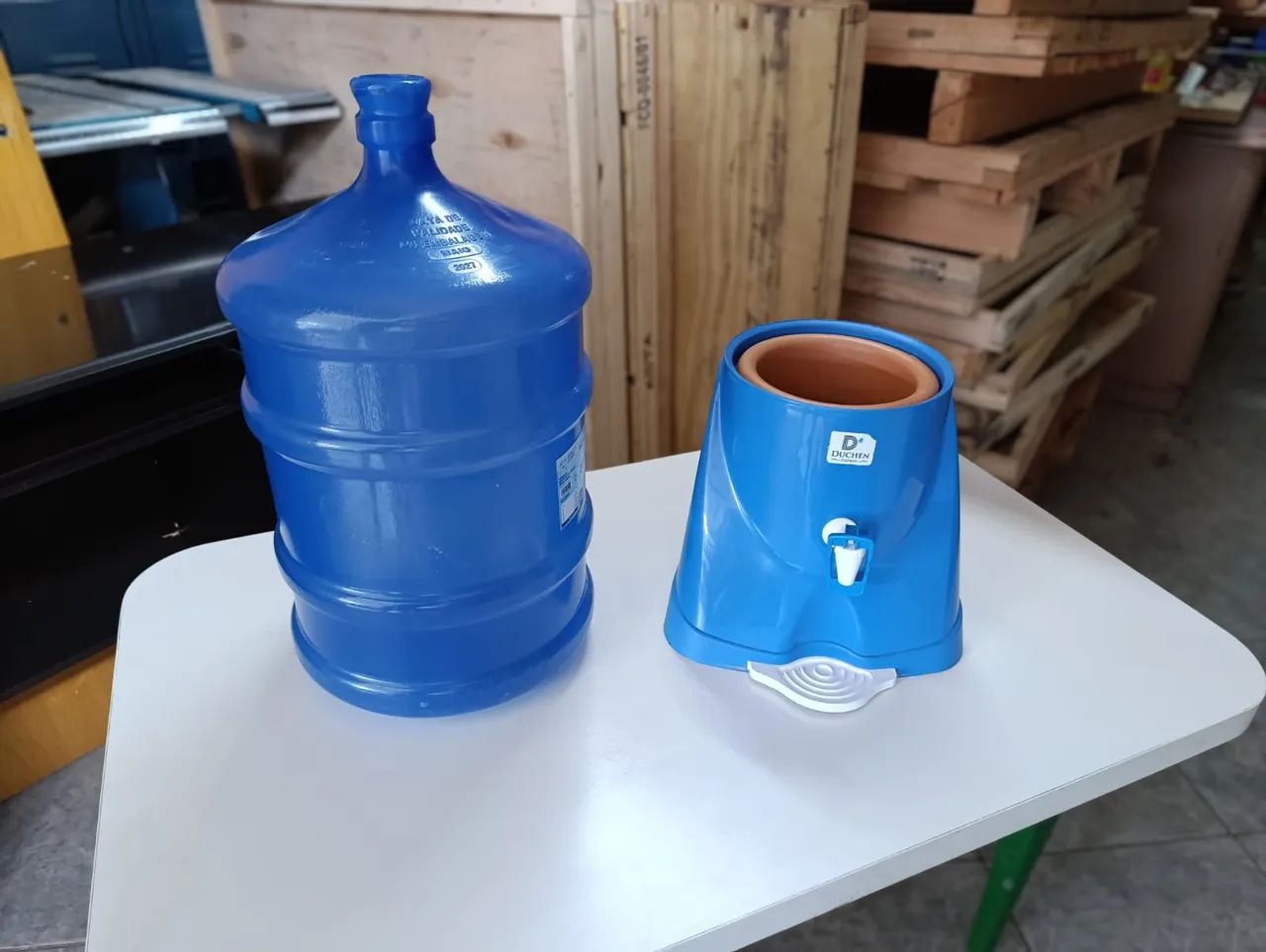 Suporte pra galão com cuba de barro + galão