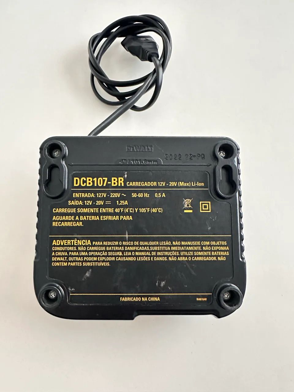 Carregador Parafusadeira e furadeira Dewalt DCB107 p/ bateria de íons de lítio  - Foto 2