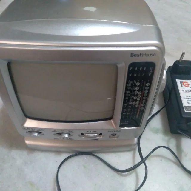 tv 5.5 polegadas ,radio e serve tambémcomo monitor de camera