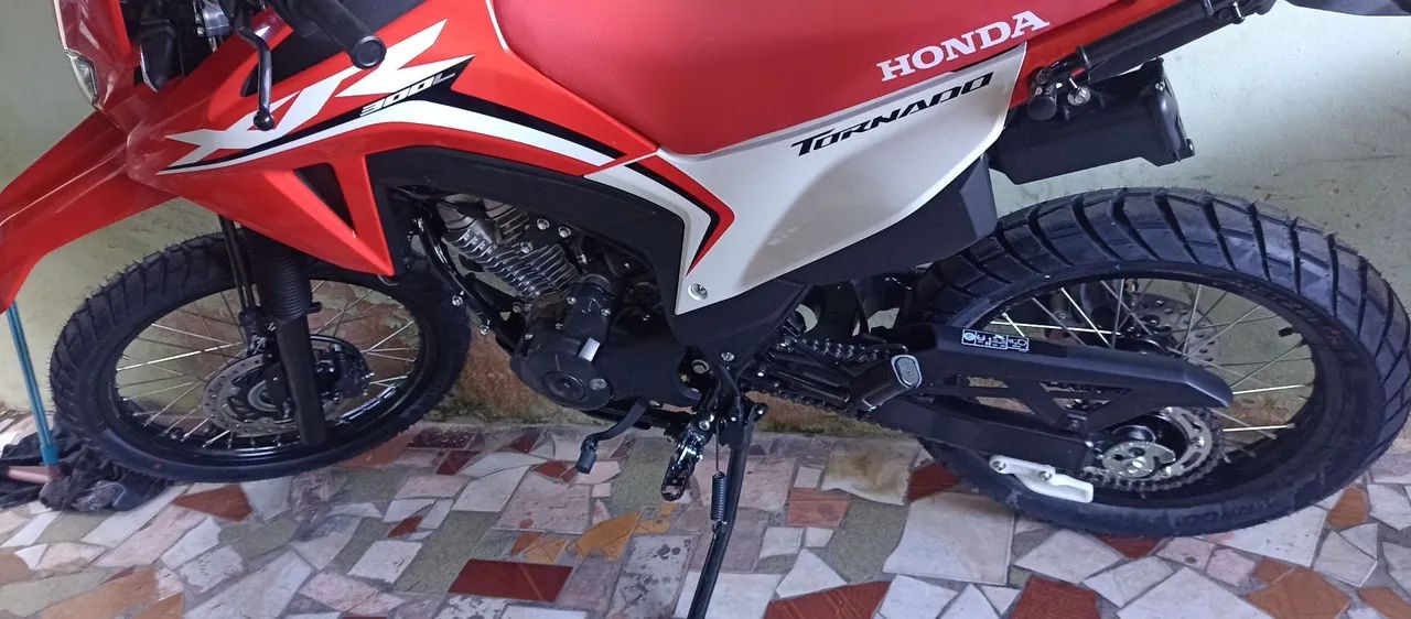 TORNADO 300L ABS OKM NOVA SEM USO + DOC + PLACA+ 1 PARCELA IPVA SO VENDA