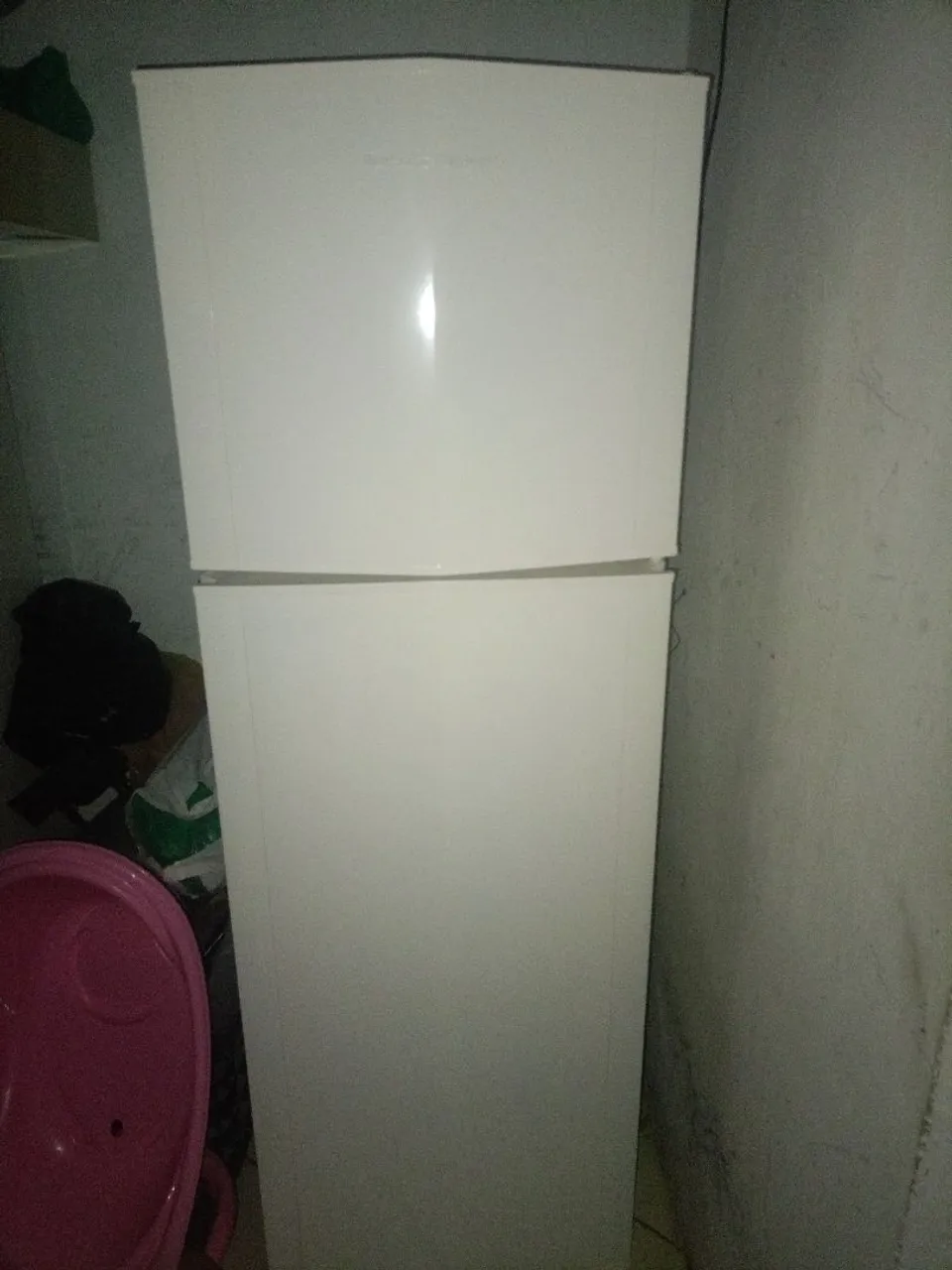 Vende se geladeira semi nova Brastemp