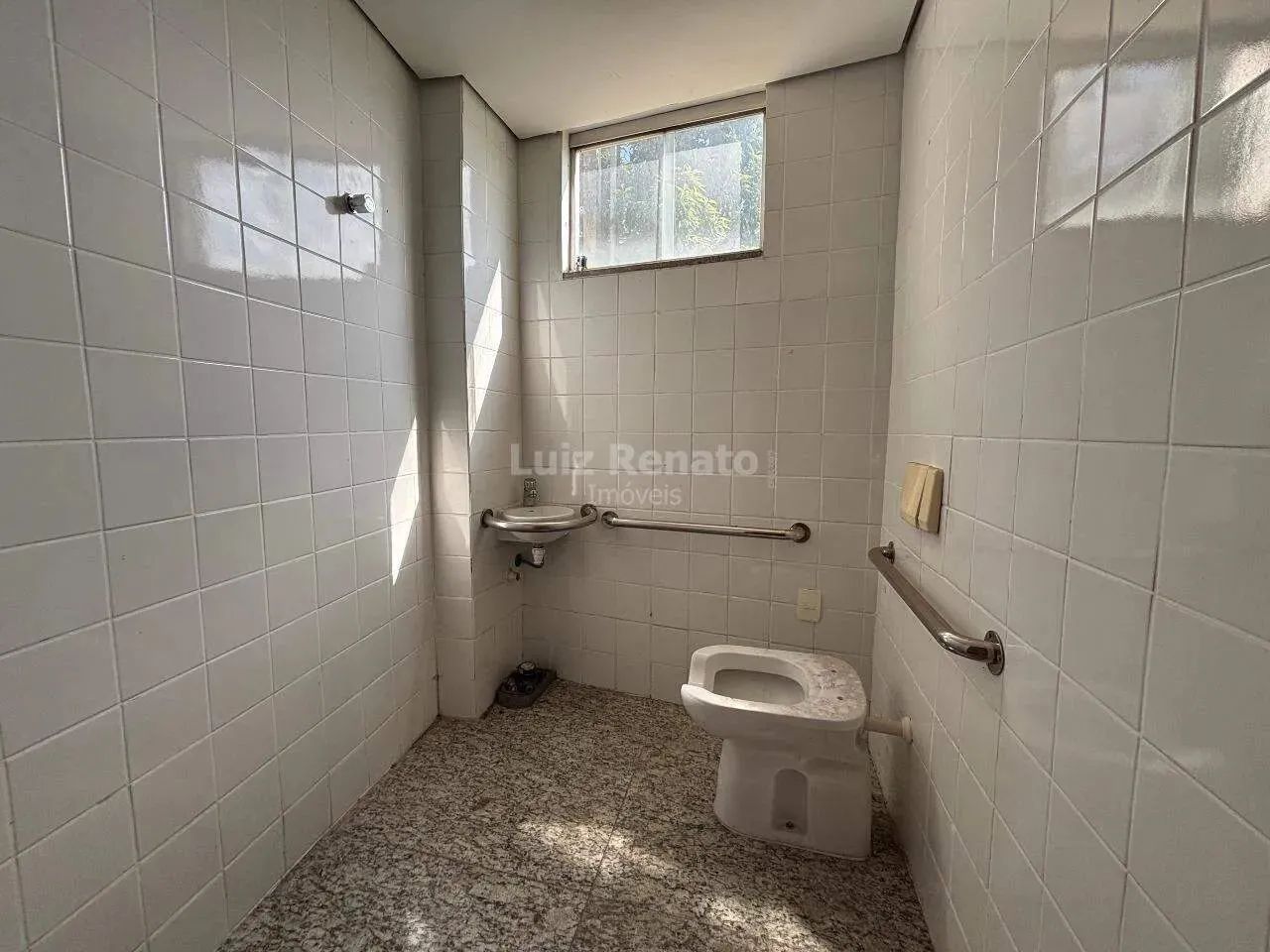 LOCAÇÃO  Loja com 222,93m² na Av. Raja Gabaglia - Foto 5