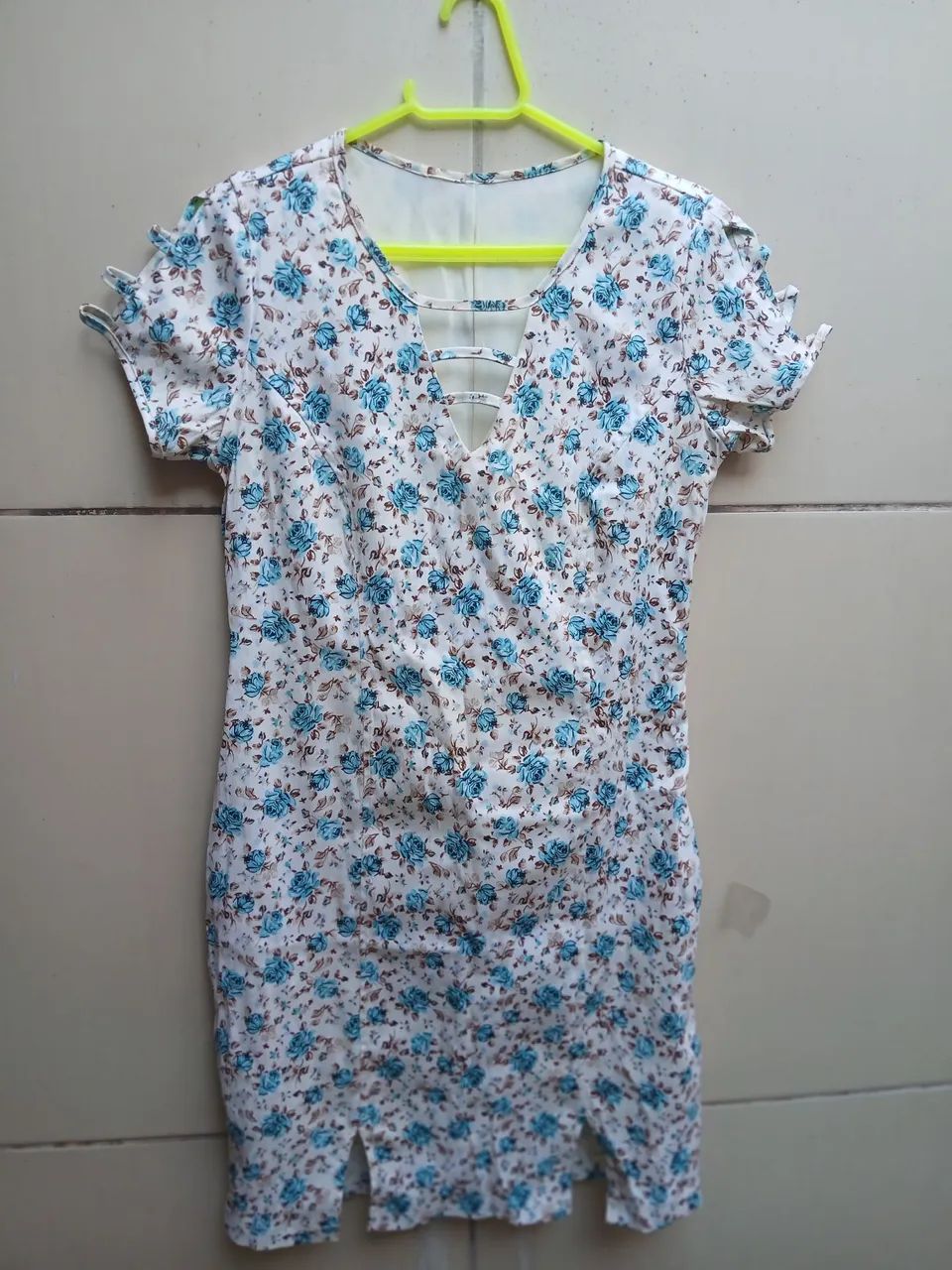Vestido tubinho tam M (  R$ 50,00)