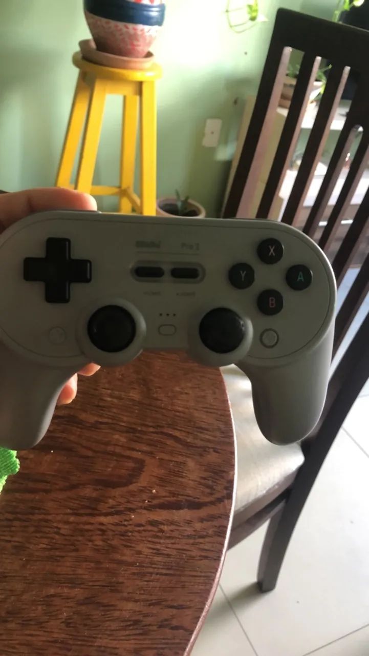 8bitdo Pro 2 - Só precisa trocar borracha analógico.