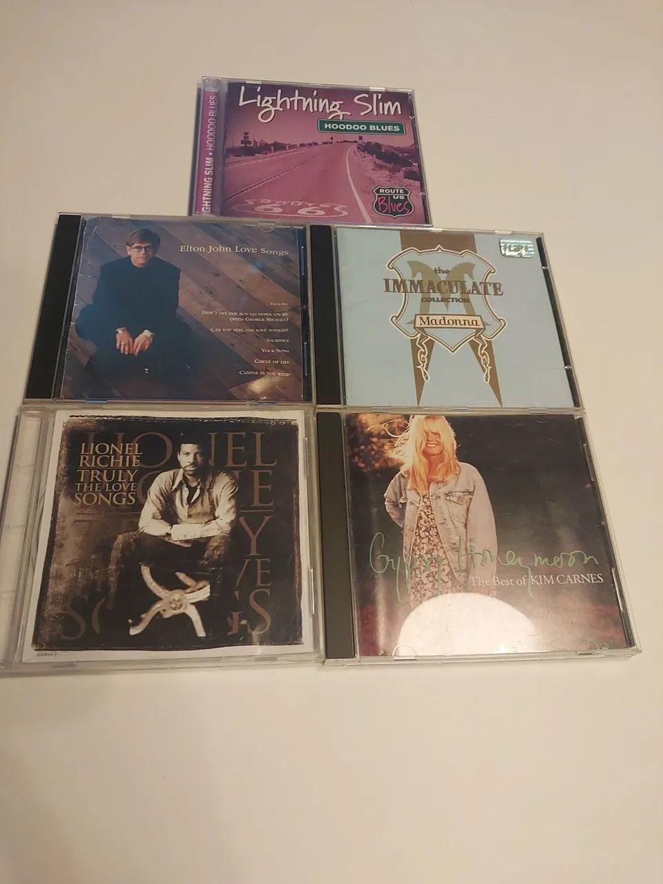 LOTE CDS MUSICA POP INTERNACIONAL E BLUES