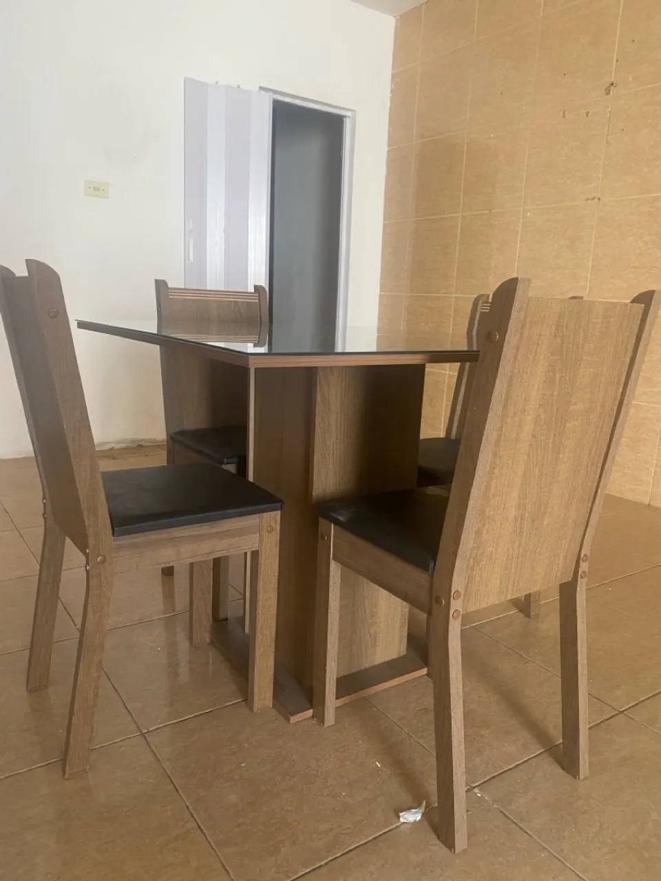 Mesa de Jantar com 4 Cadeiras
