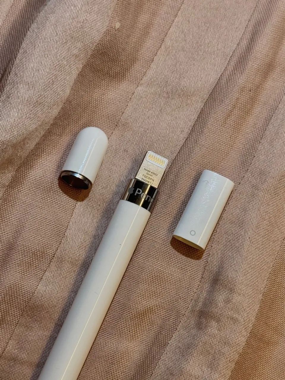Caneta Apple Pencil 1a geração com adaptador para carregamento - Foto 2
