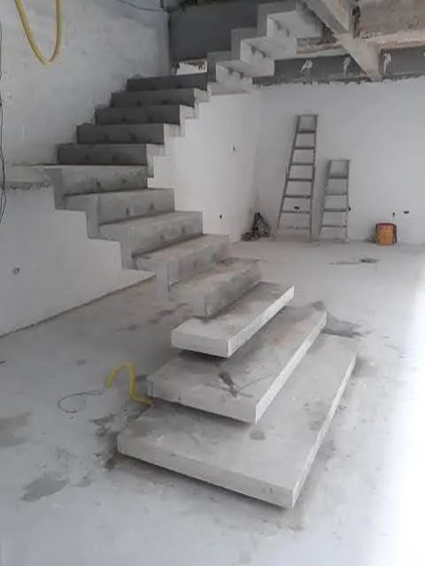 Escadas Batidas Em Vários Modelos  - Foto 2