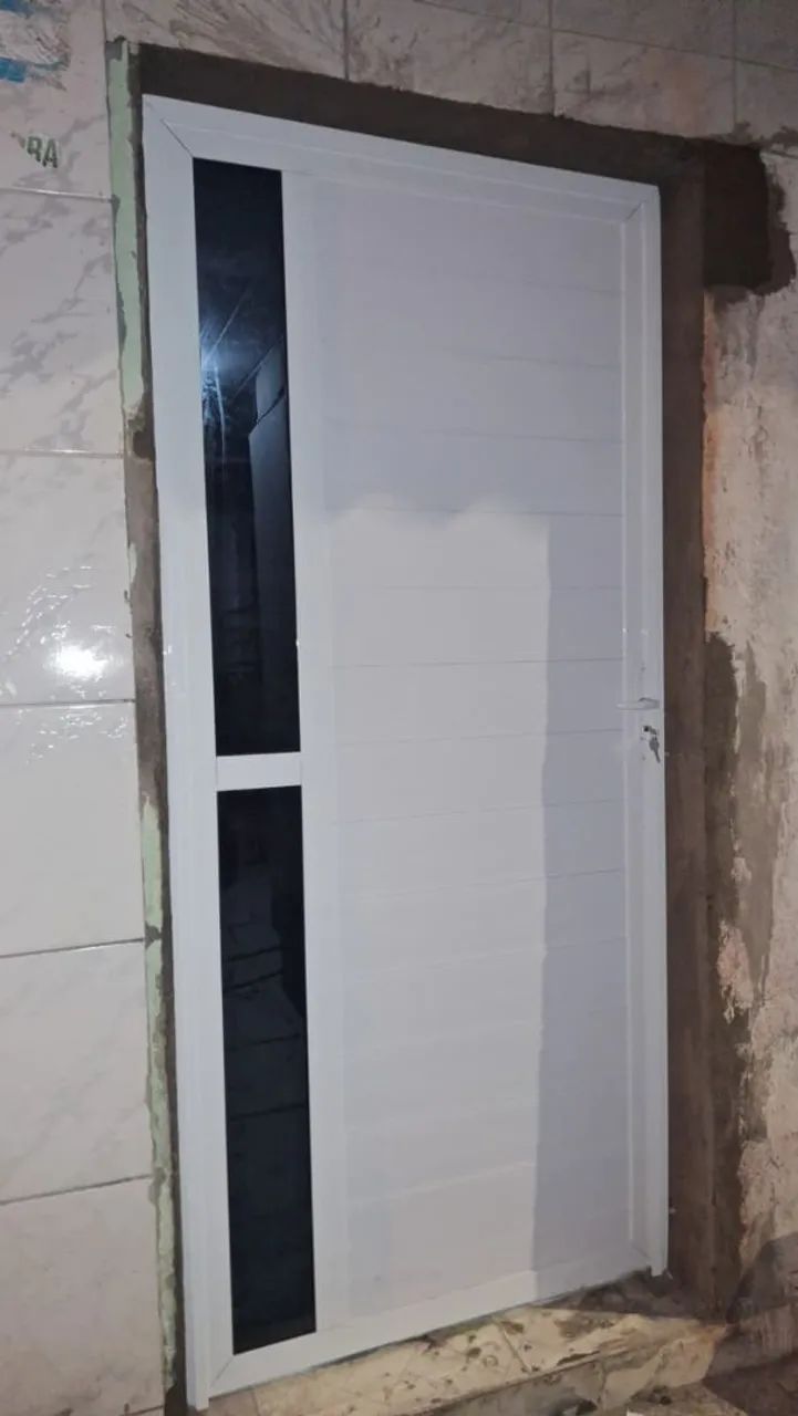 Portão e janelas alumínio 64850233835010120