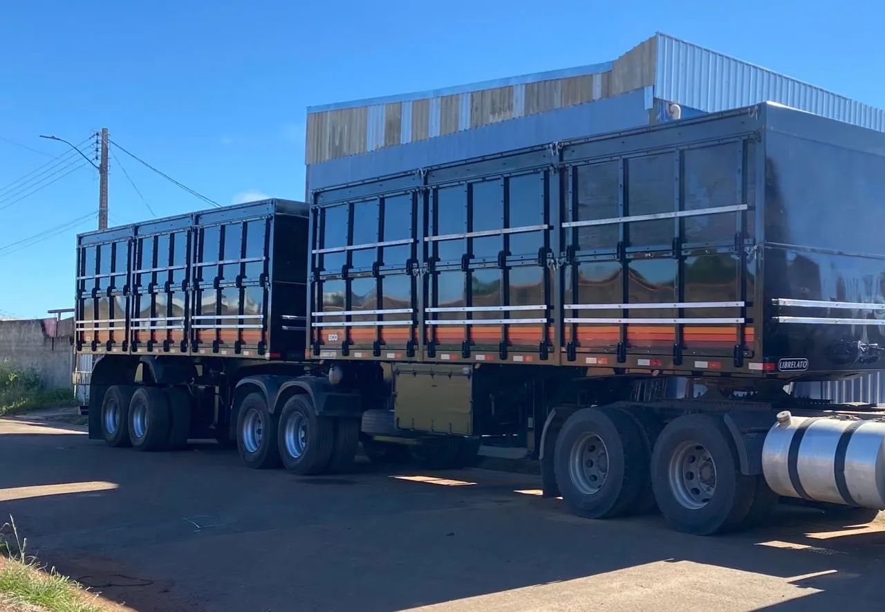 Carreta Graneleiro Bi trem Librelato aceito troca por LS do meu interesse 
