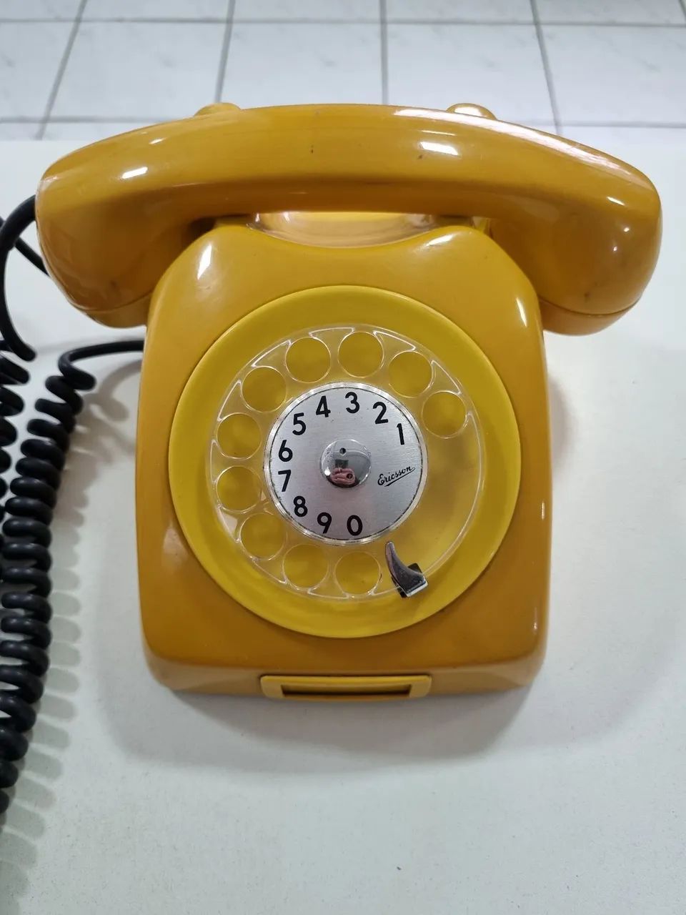 Telefone antigo de linha 64310586246531120