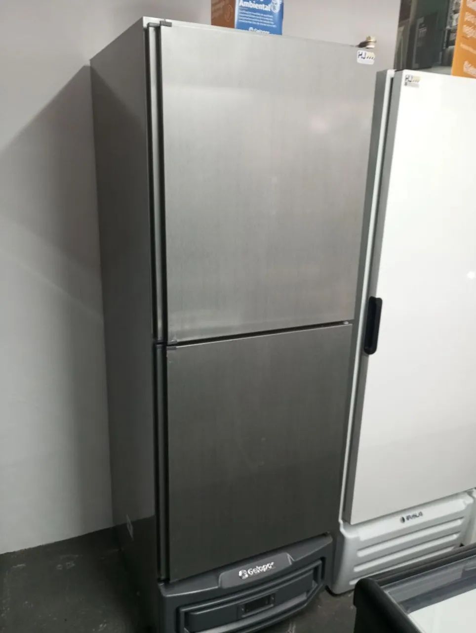 NZ. Freezer vertical gela caneca GELOPAR 