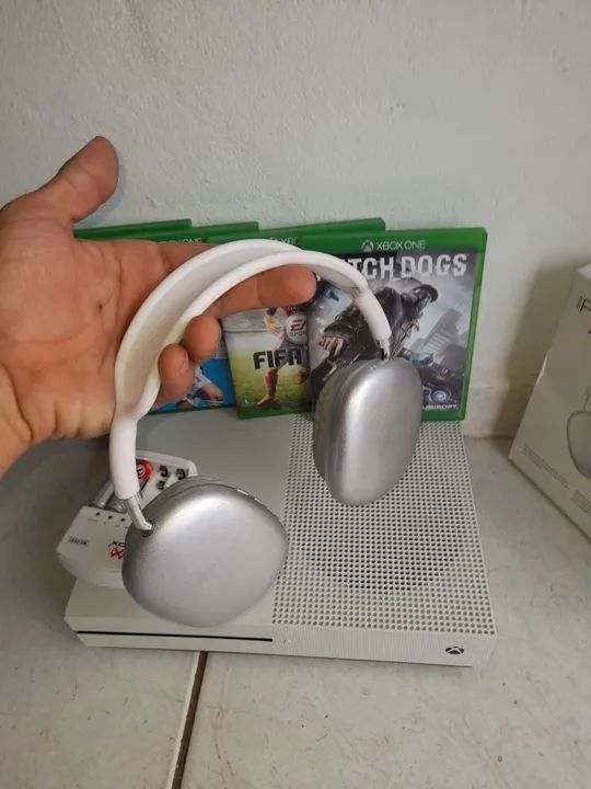 Xbox One + 3 jogos + controles + headset - Foto 6