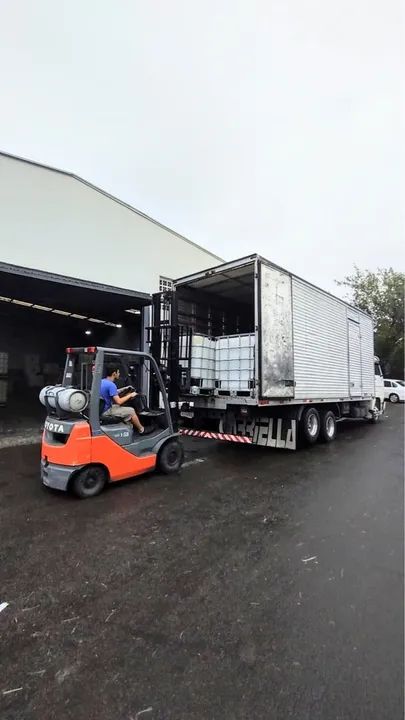 Caminhão baú 10m fretes Xanxerê e região - Foto 3