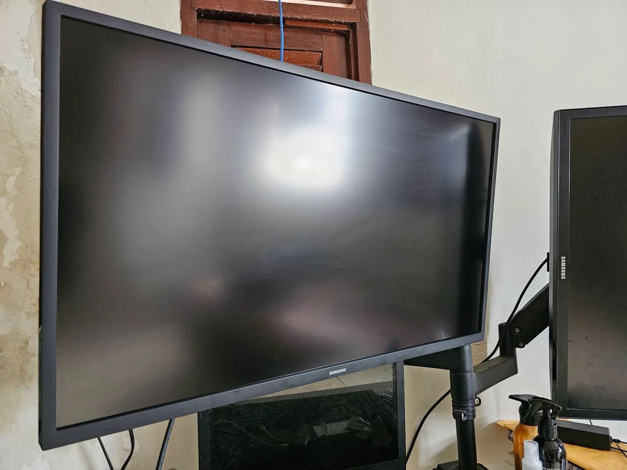 Monitor 32 polegadas 4k, mais suporte para dois monitores  - Foto 5