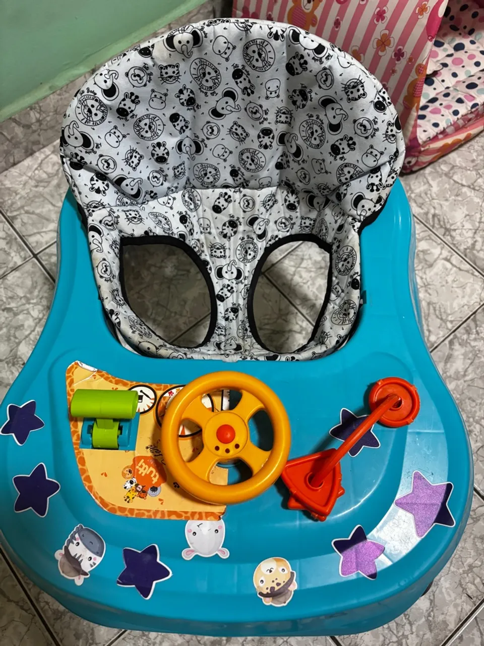 Andador Infantil com Brinquedos