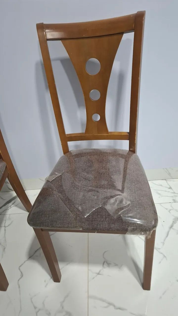 Cadeiras de madeira
