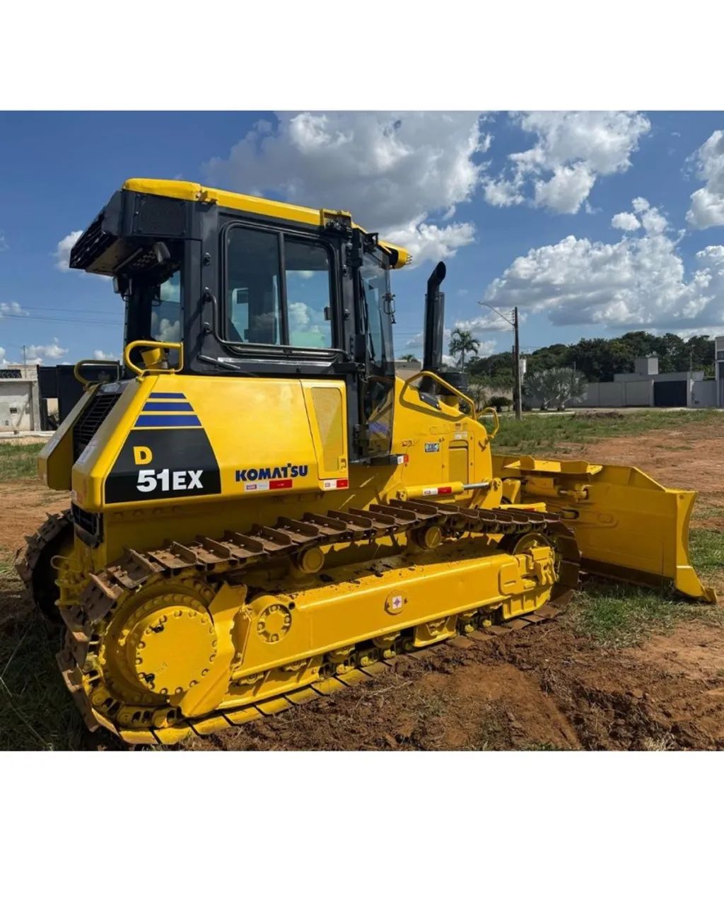 Trator de Esteira Komatsu D51EX