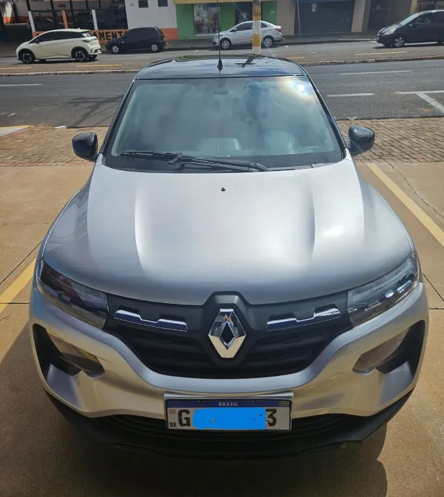 Kwid Intensive 2023 em perfeito estado