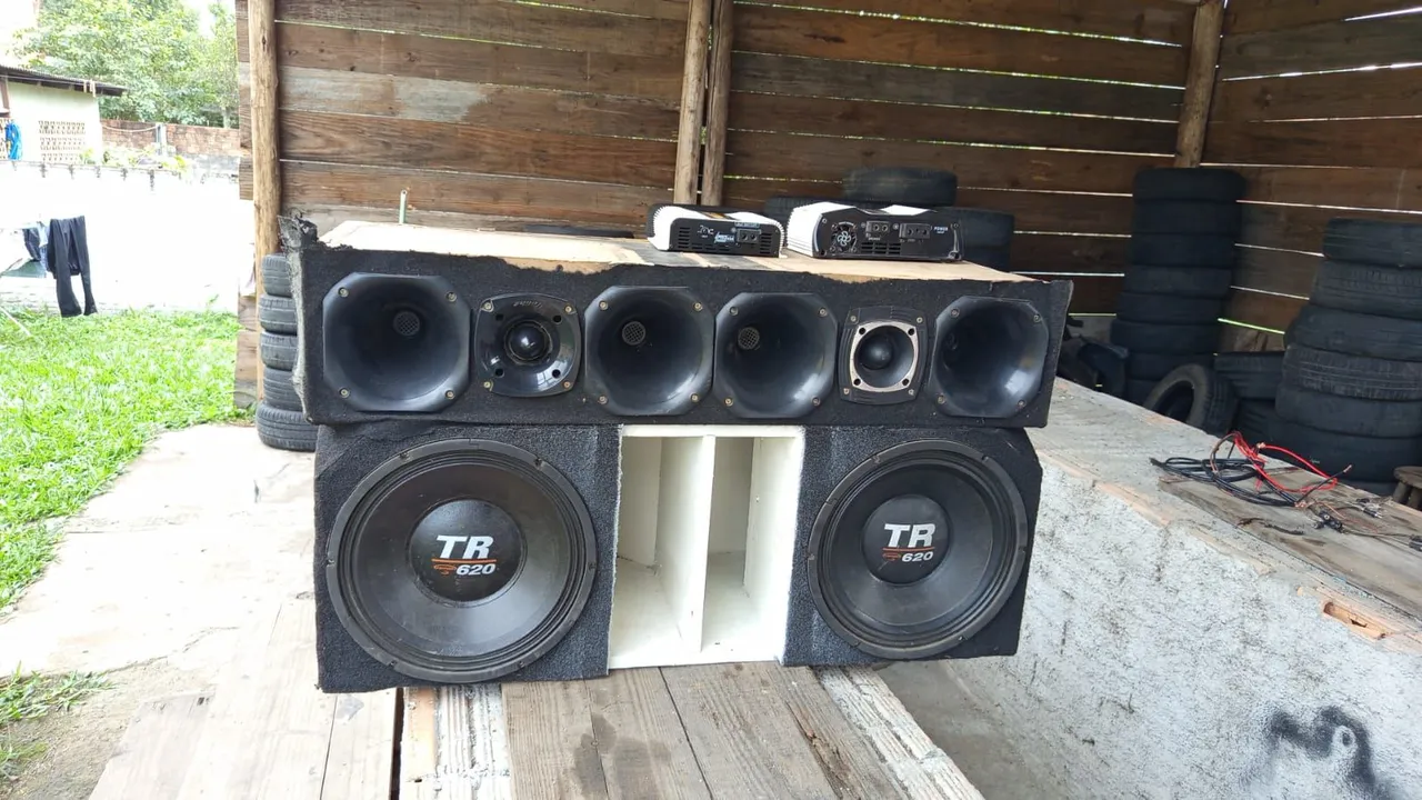 Vendo som automotivo