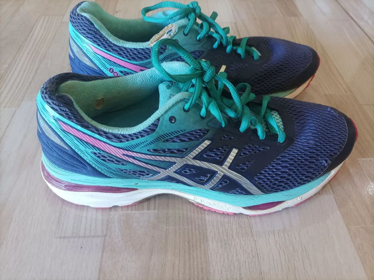 Tênis Asics gel cumulus 18