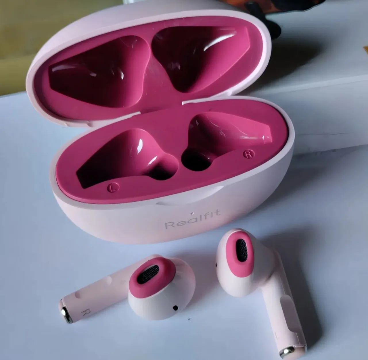 Fone De Ouvido In-ear Sem Fio Realfit Tws Realfit F2 Tws F2 Rosa Com Luz de Led - Promo - Foto 4